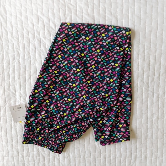NWT Victoria Secret Knockout Geo Pixel Jogger Pant - Picture 6 of 8